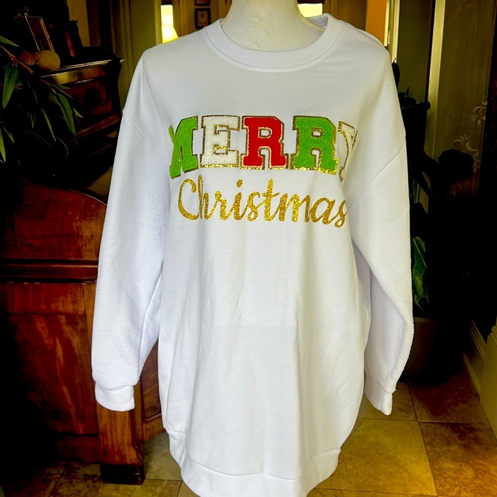 Christmas sweatshirt size large brand, new never worn NWOT super SOFT - Picture 2 of 11